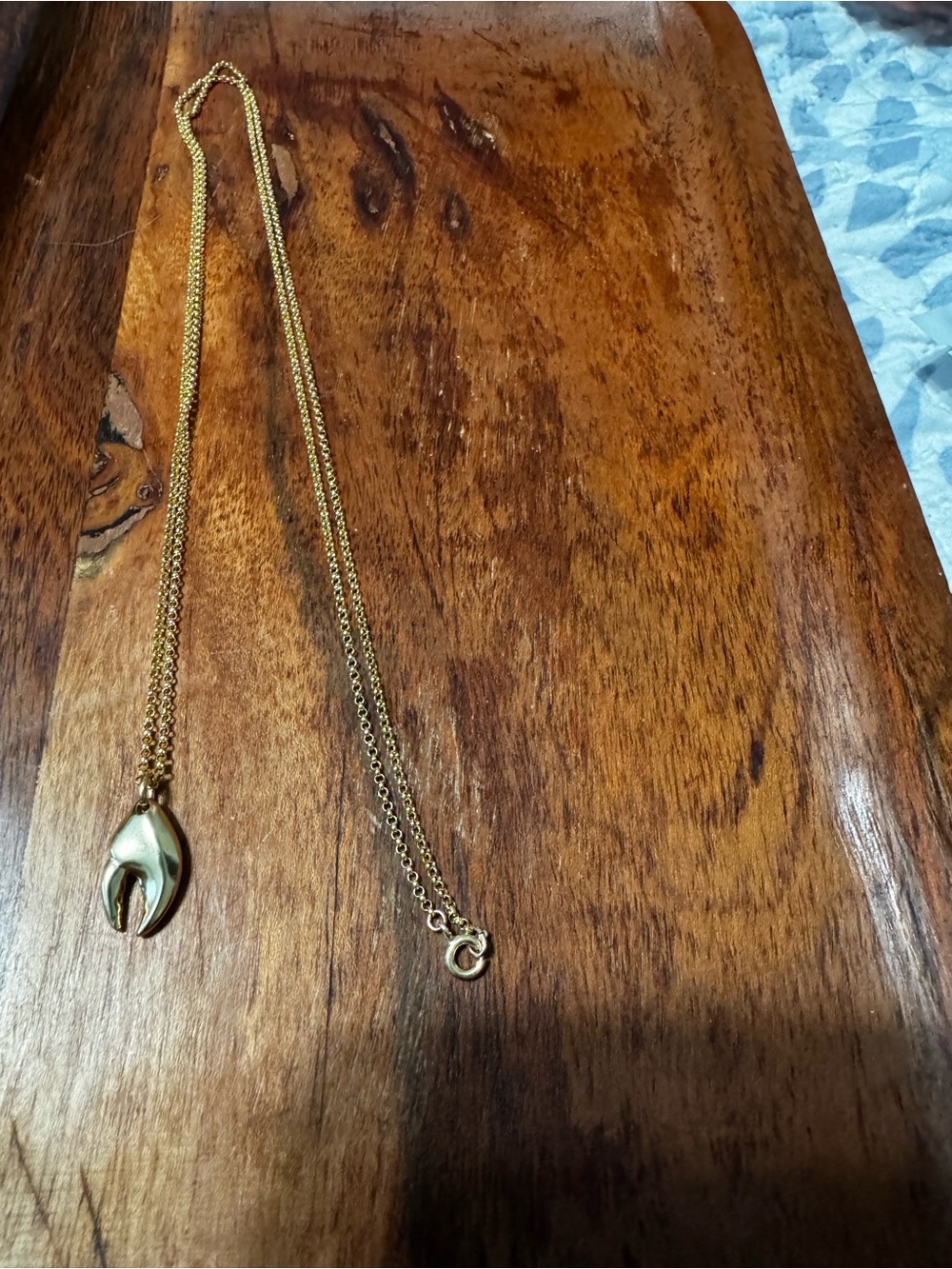 Gold Tone Crab Claw Necklace 16 inch